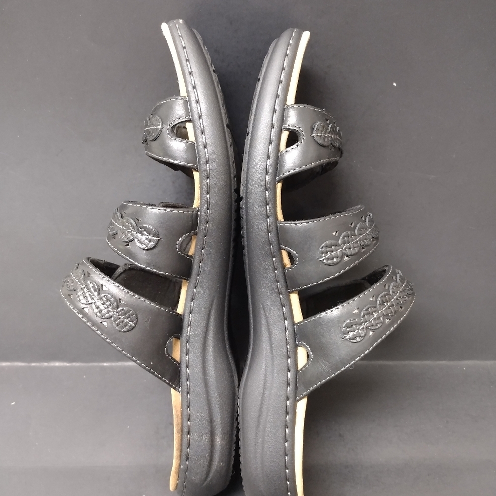 CLARKS - WOMEN'S  LEATHER BLACK SANDALS SIZE : 12 M - Picture 5 of 9